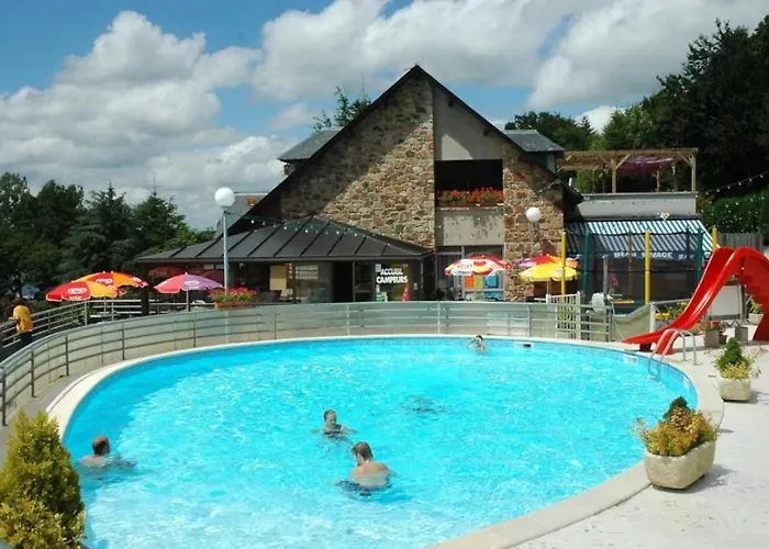 Zecamping 4 Etoiles Chiens Acceptes Tennis Piscine Chauffee خيمة فخمة 4*