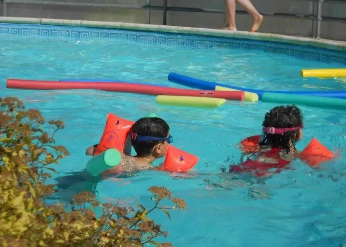 Zecamping 4 Etoiles Chiens Acceptes Tennis Piscine Chauffee خيمة فخمة Salles-Curan