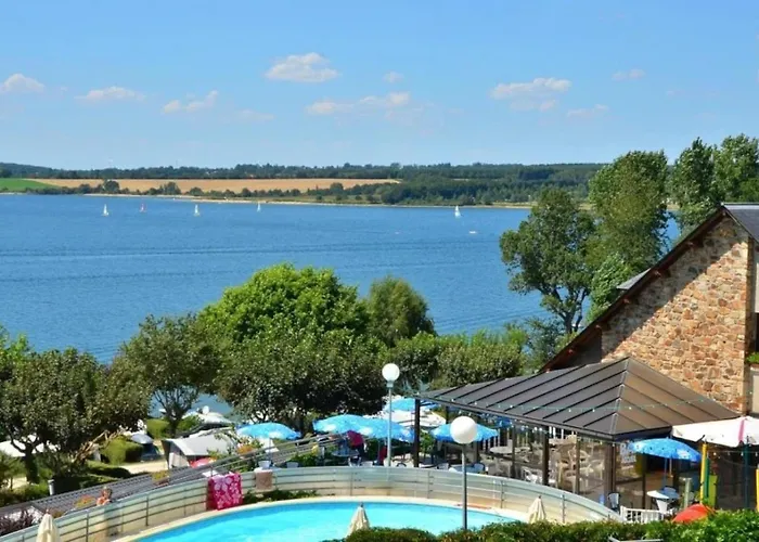 Zecamping 4 Etoiles Chiens Acceptes Tennis Piscine Chauffee خيمة فخمة Salles-Curan