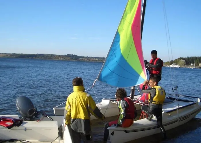 Zecamping 4 Etoiles Chiens Acceptes Tennis Piscine Chauffee خيمة فخمة Salles-Curan