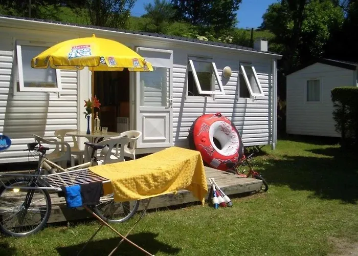 Zecamping 4 Etoiles Chiens Acceptes Tennis Piscine Chauffee خيمة فخمة 4*