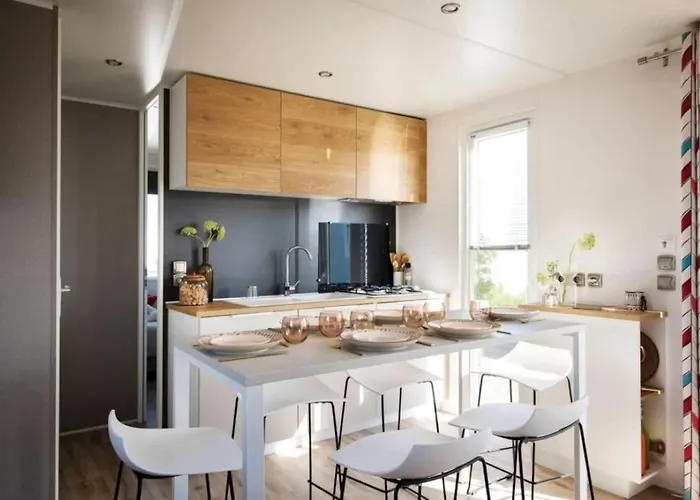 Zecamping 4 Etoiles Chiens Acceptes Tennis Piscine Chauffee 4*