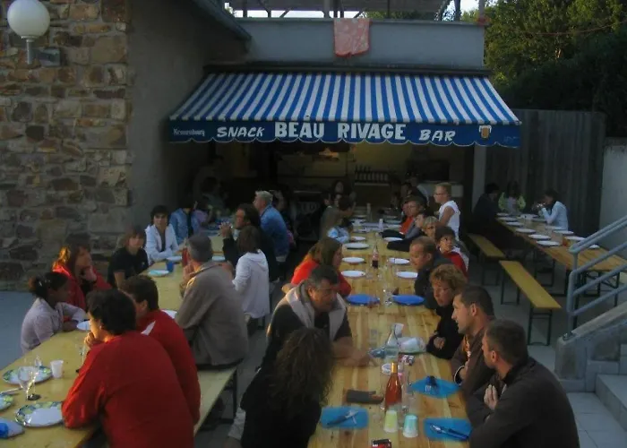 Zecamping 4 Etoiles Chiens Acceptes Tennis Piscine Chauffee خيمة فخمة 4*