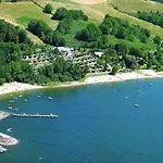 Zecamping 4 Etoiles Chiens Acceptes Tennis Piscine Chauffee ラグジュアリーテント