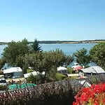 ラグジュアリーテント Zecamping 4 Etoiles Chiens Acceptes Tennis Piscine Chauffee 4*