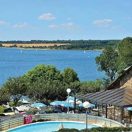 Zecamping 4 Etoiles Chiens Acceptes Tennis Piscine Chauffee Lüks kamp alanı Salles-Curan