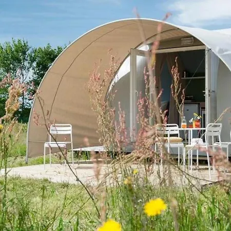 Zecamping 4 Etoiles Chiens Acceptes Tennis Piscine Chauffee 4*