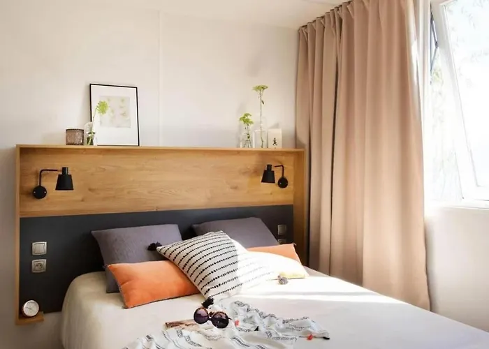 Zecamping 4 Etoiles Chiens Acceptes Tennis Piscine Chauffee Luxury tent 4*